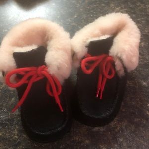 Baby Girl Ugg Boots Size 2/3